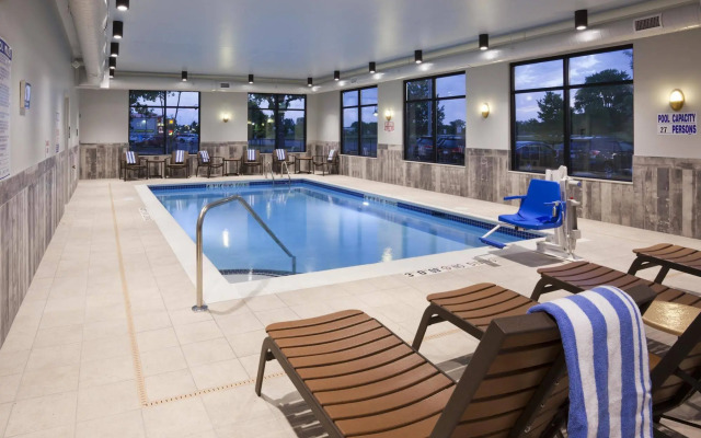 Hampton Inn Spicer Marina Area