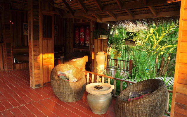 Vieng Tara Villa