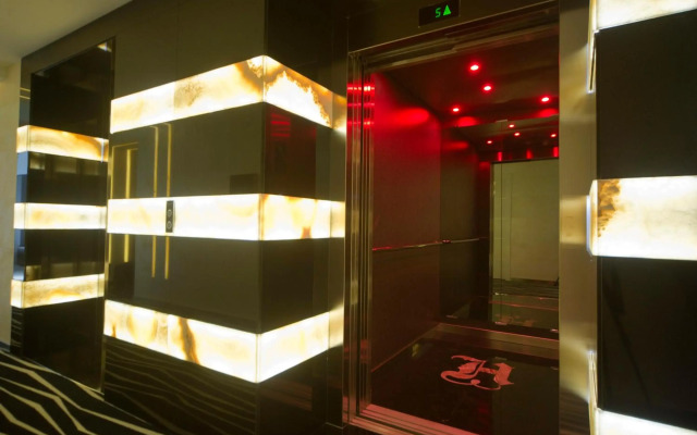 Hugo's Boutique Hotel - Adults Only