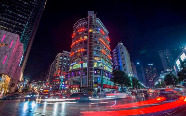 7 Days Premium·Chongqing Guanyinqiao Pedestrian Street Light Rail Station