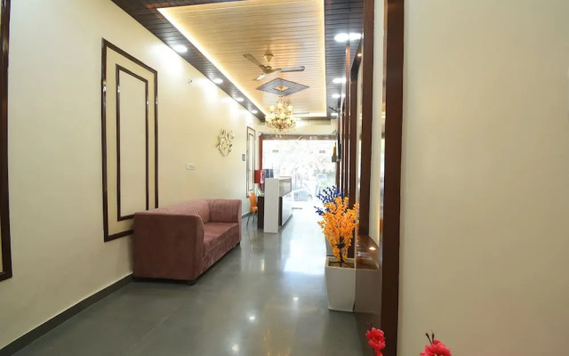 Hotel Royal Retreat - Business & Leisure Hotel