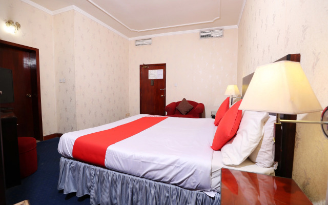 OYO 112 Semiramis Hotel