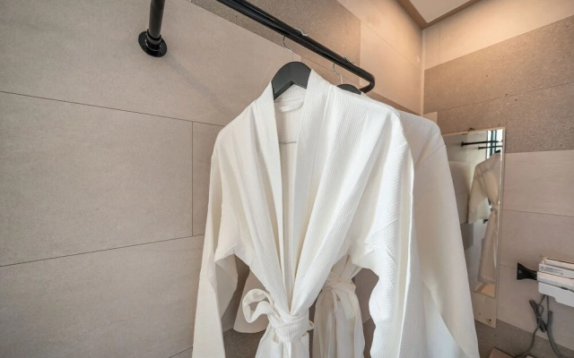 Hwaseong Hotel and You