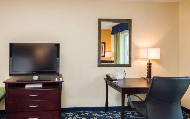 Holiday Inn Express Hotel & Suites Orlando - Apopka, an IHG Hotel