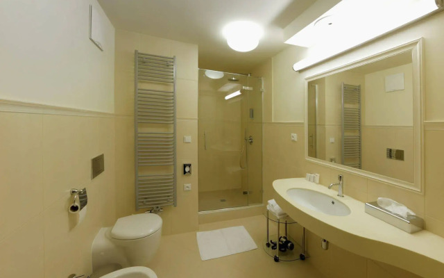 Esmarin Wellness Hotel