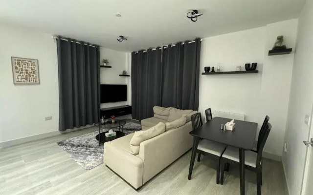 1 Bed-sleeps 4-town Centre-10 min to Ascot- Pets
