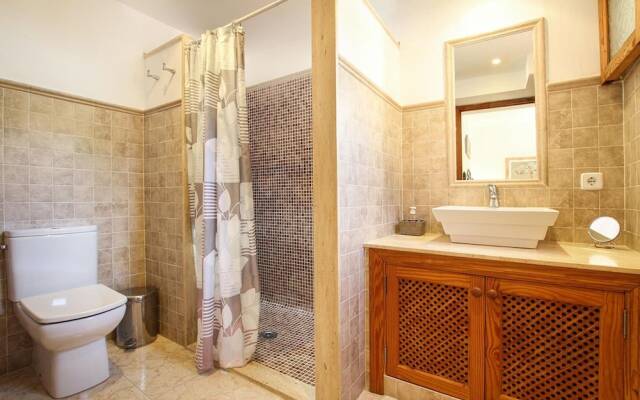 Villa - 3 Bedrooms with Pool and WiFi - 108757