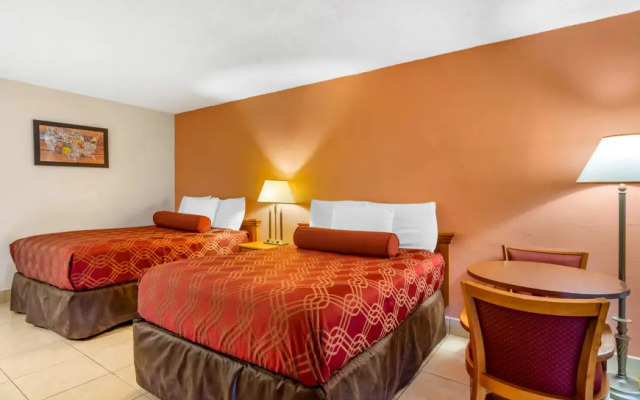 Econo Lodge North