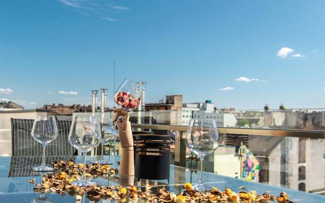 Elisabeth Downtown Apartments by UrbanRent