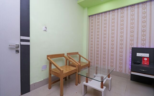 Capital O 30565 Pabitra Royal Regency