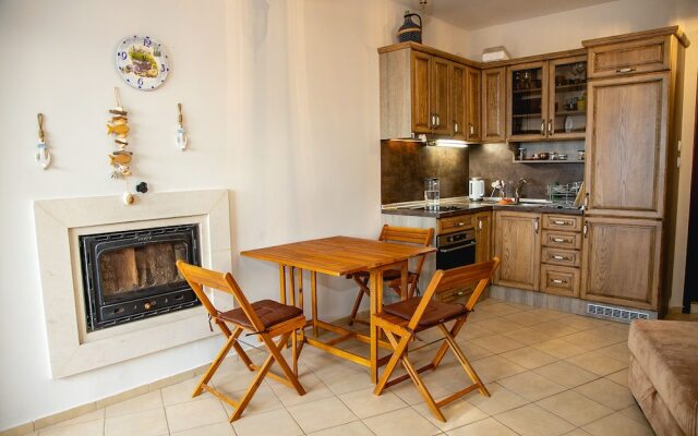 FM Premium 1-BDR Apartment with Pool & Parking - Summertime