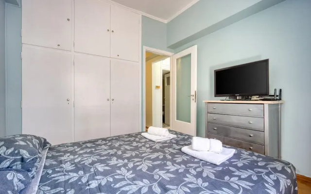 Sunny 1-bedroom Apt 10 Min Walk to Acropolis