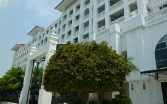 YC's Apartment @ Straits Quay