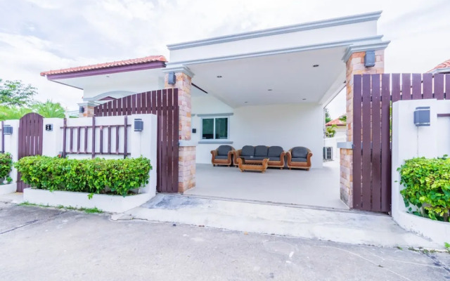 Modern 4 Bedroom Pool Villa - OPH1