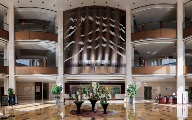 Deluxe Inn & Suites