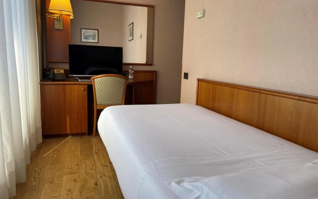 Crystal Hotel Varese