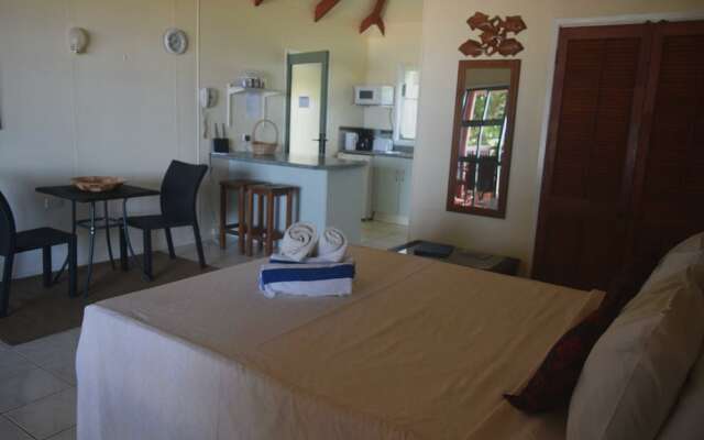Muriavai Bungalows