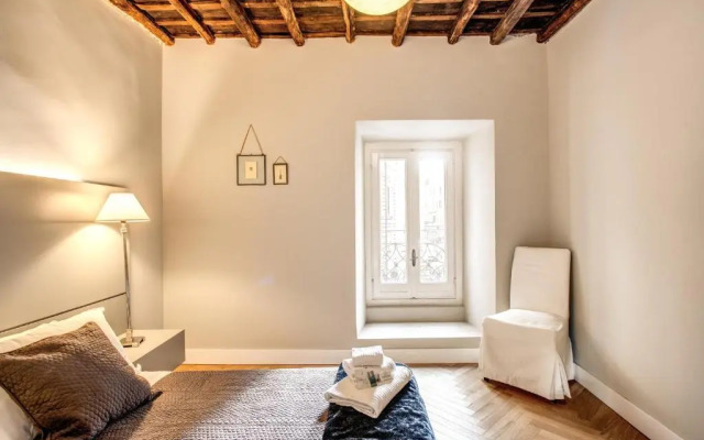 Trevi Fountain Superior 3 bdr apartment