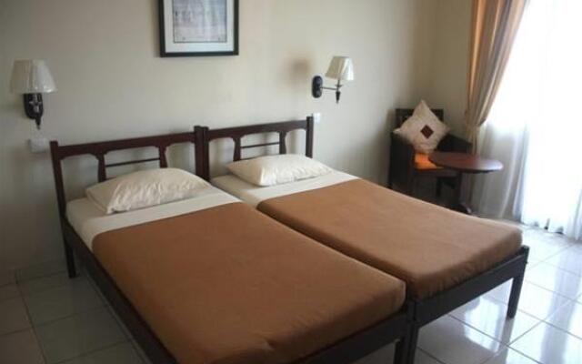 Nirwana Hotel Suites