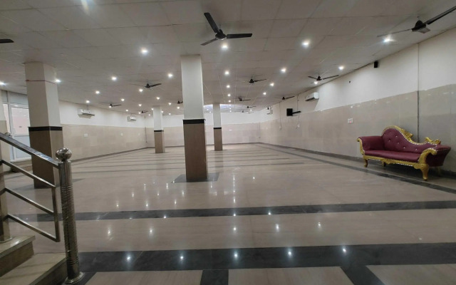 Hotel Ru And Banquet Hall By OYO Rooms