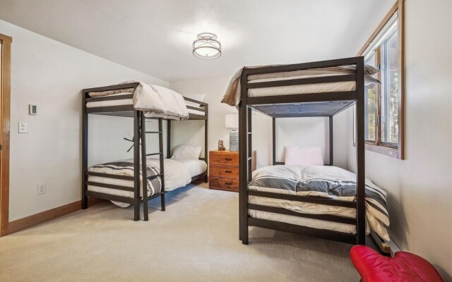 Freeride Haus 3 Bedroom Home by RedAwning