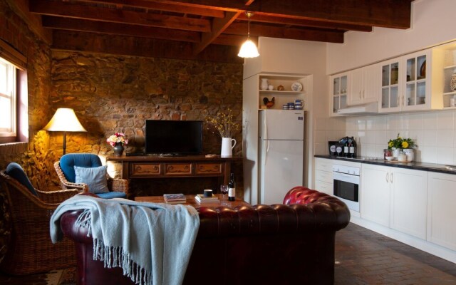 Byronsvale Vineyard and Accommodation