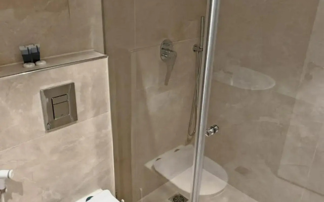 New Metropole Hotel