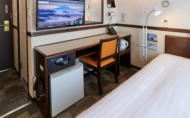Toyoko Inn Kenkyu-gakuen Ekimae