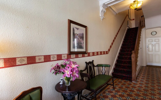 Clifton Villa Guest House