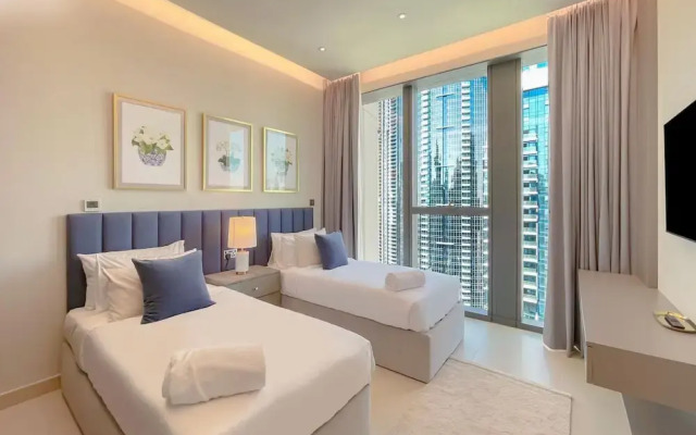 Luxury Skyscraper in the Heart of DT