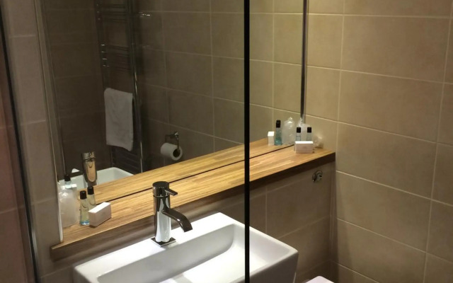 Abbotsford Hotel