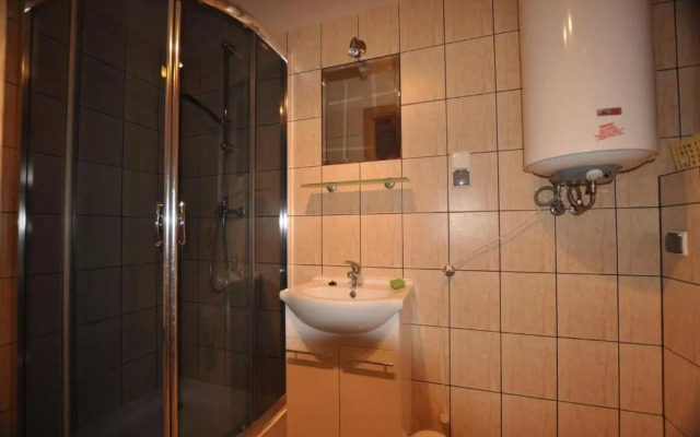 Apartament pod Dębami