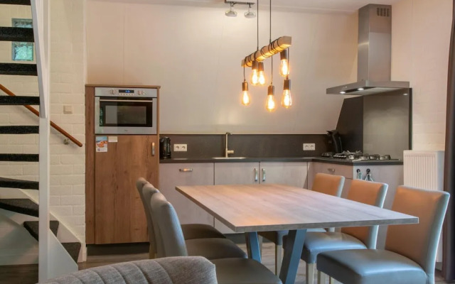 Restyled House With Dishwasher, Breda at 10 km