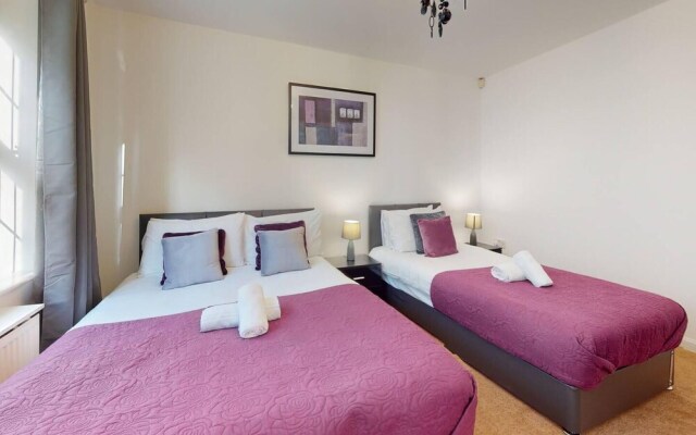 Stunning 2-bed Apartment in Grays