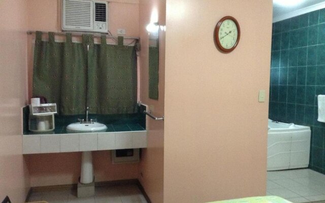 RedDoorz @ Clarkview 21st Street Angeles City