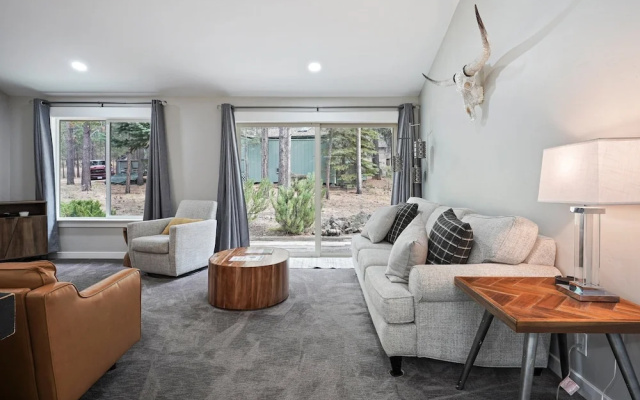 2 Killdeer Home features Private Hot Tub and Bikes to Explore Sunriver by RedAwning
