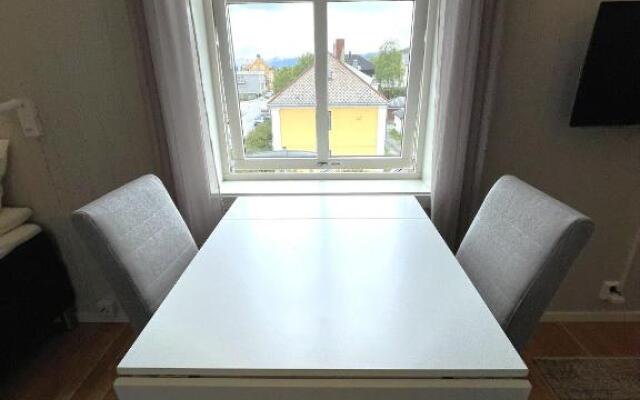 Presttind - Studio apartment with free parking