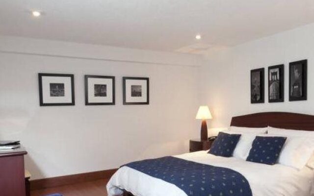 Casa Blanca 93 Hotel