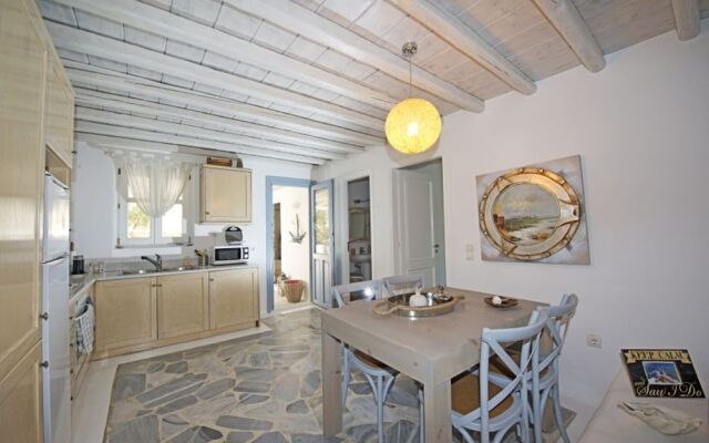 Ornos Suites