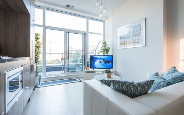 QuickStay - Luxury in Yorkville (Yonge & Bloor)