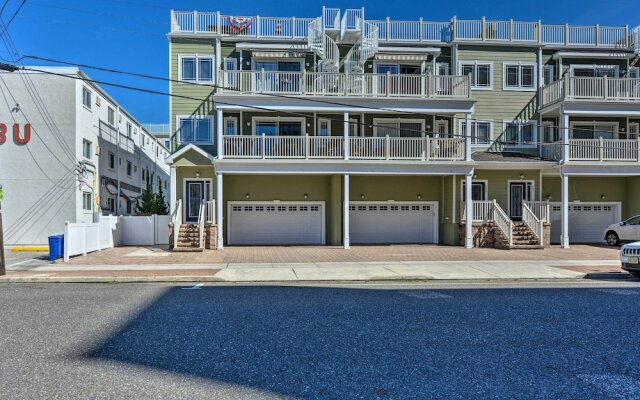 Spacious Wildwood Townhome w/ Covered Balcony