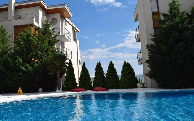 White Sails Apartments
