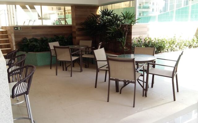 Apto alto padrão com piscina