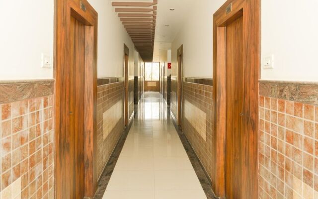 OYO 4316 Hotel Sai Empire