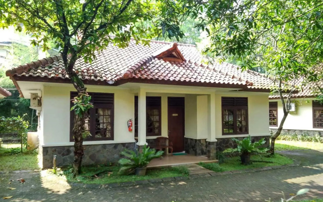 RedDoorz Resort @ Cimahpar Bogor
