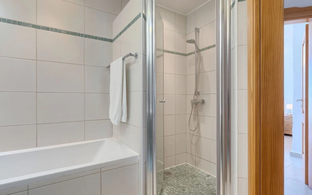 Bibali in Bibali With 3 Bedrooms and 3 Bathrooms