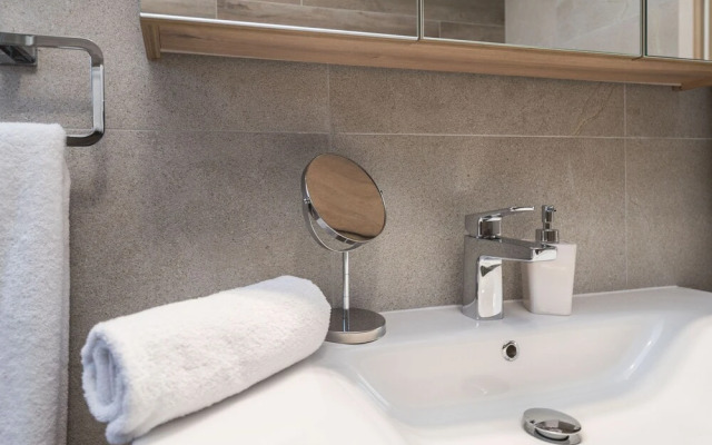 Luxury Villa With Heated Pool 05