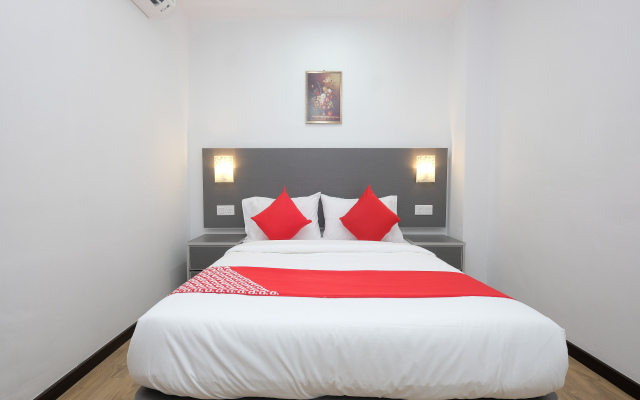 OYO 44043 First Garden Hotel