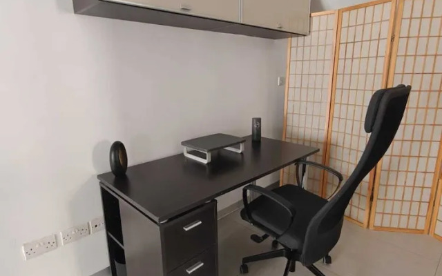 Twin Room with Laundry in Pembroke