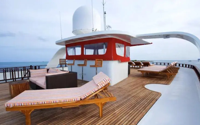 Theia Liveaboard